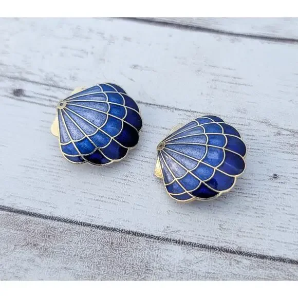 Vintage Clip On Earrings Blue Shell Beach Theme - Picture 3 of 6
